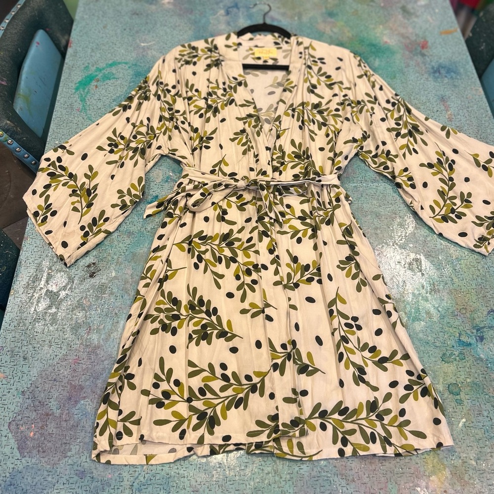 Olive 🫒 Tree Robe - Picture 2 of 12